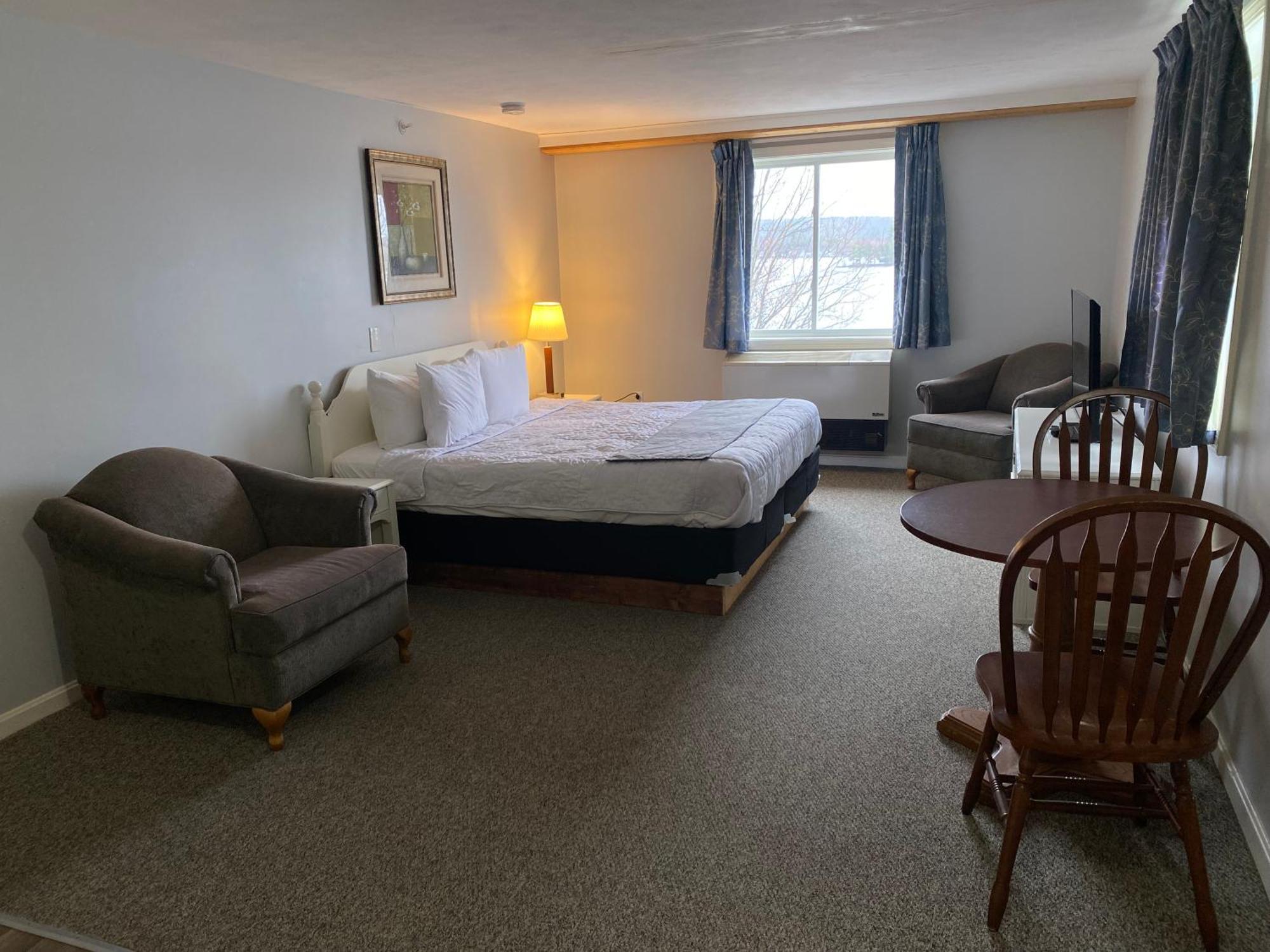 Winnisquam Lake Inn Тилтон Экстерьер фото