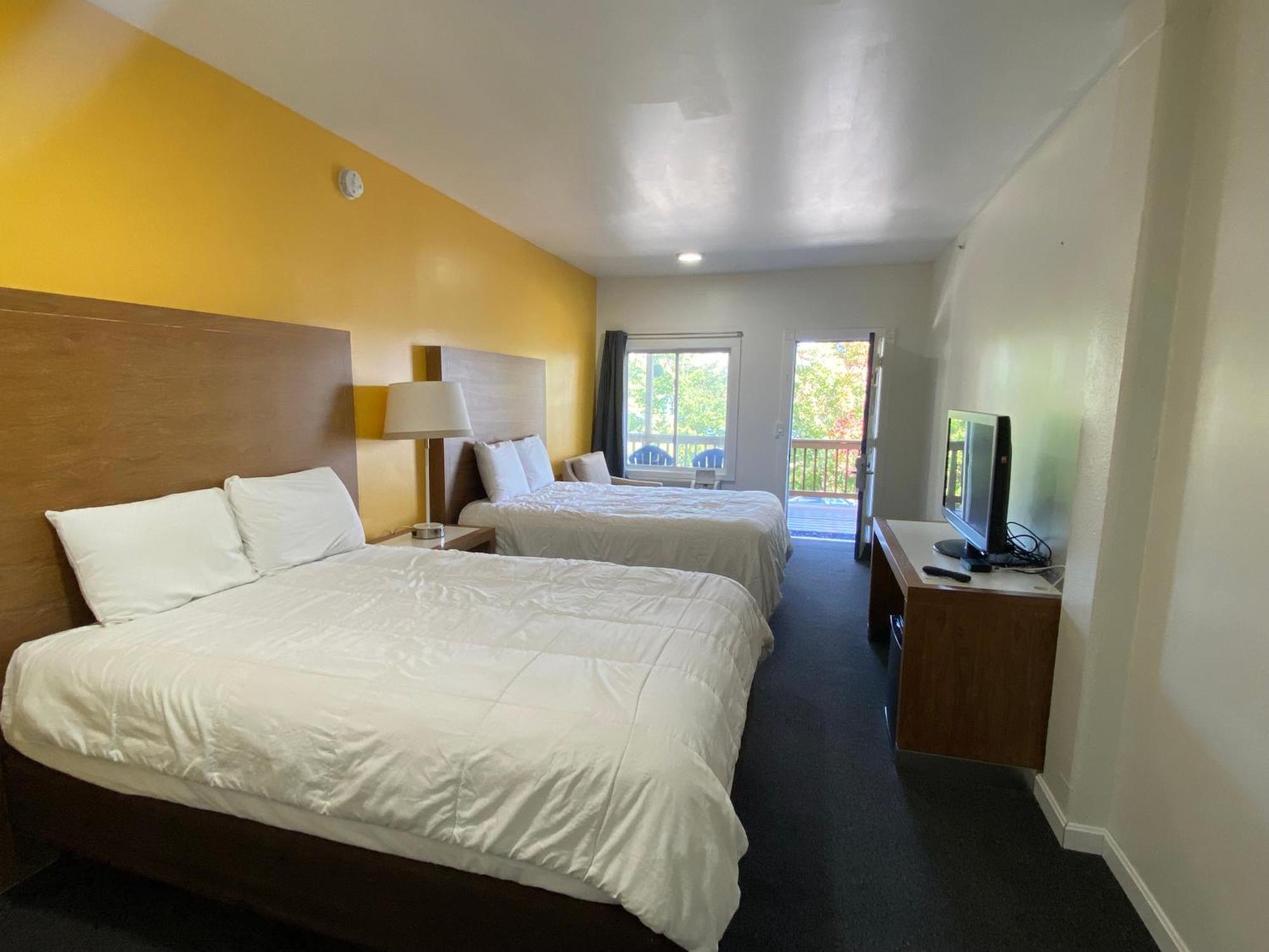 Winnisquam Lake Inn Тилтон Экстерьер фото