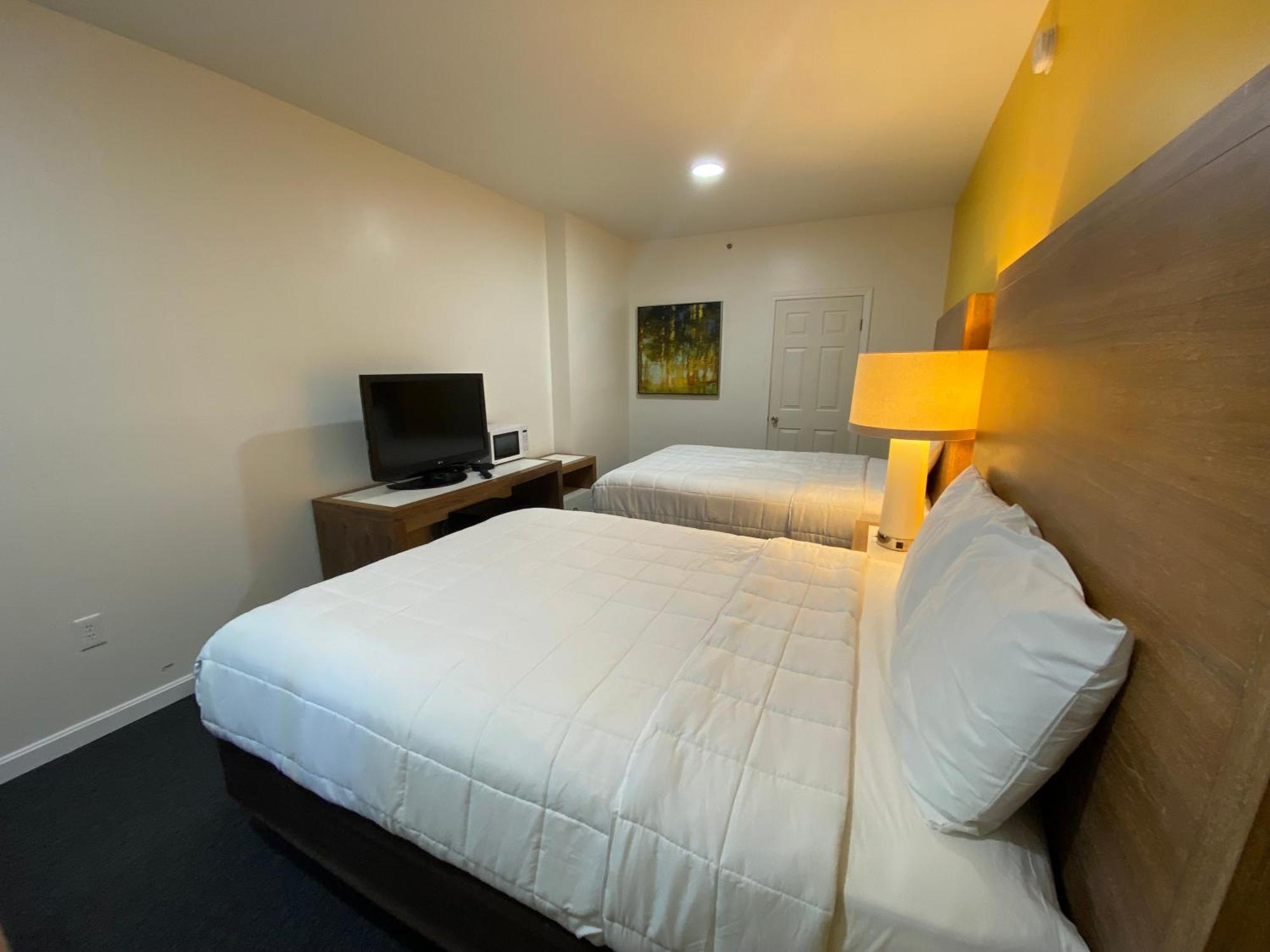 Winnisquam Lake Inn Тилтон Экстерьер фото