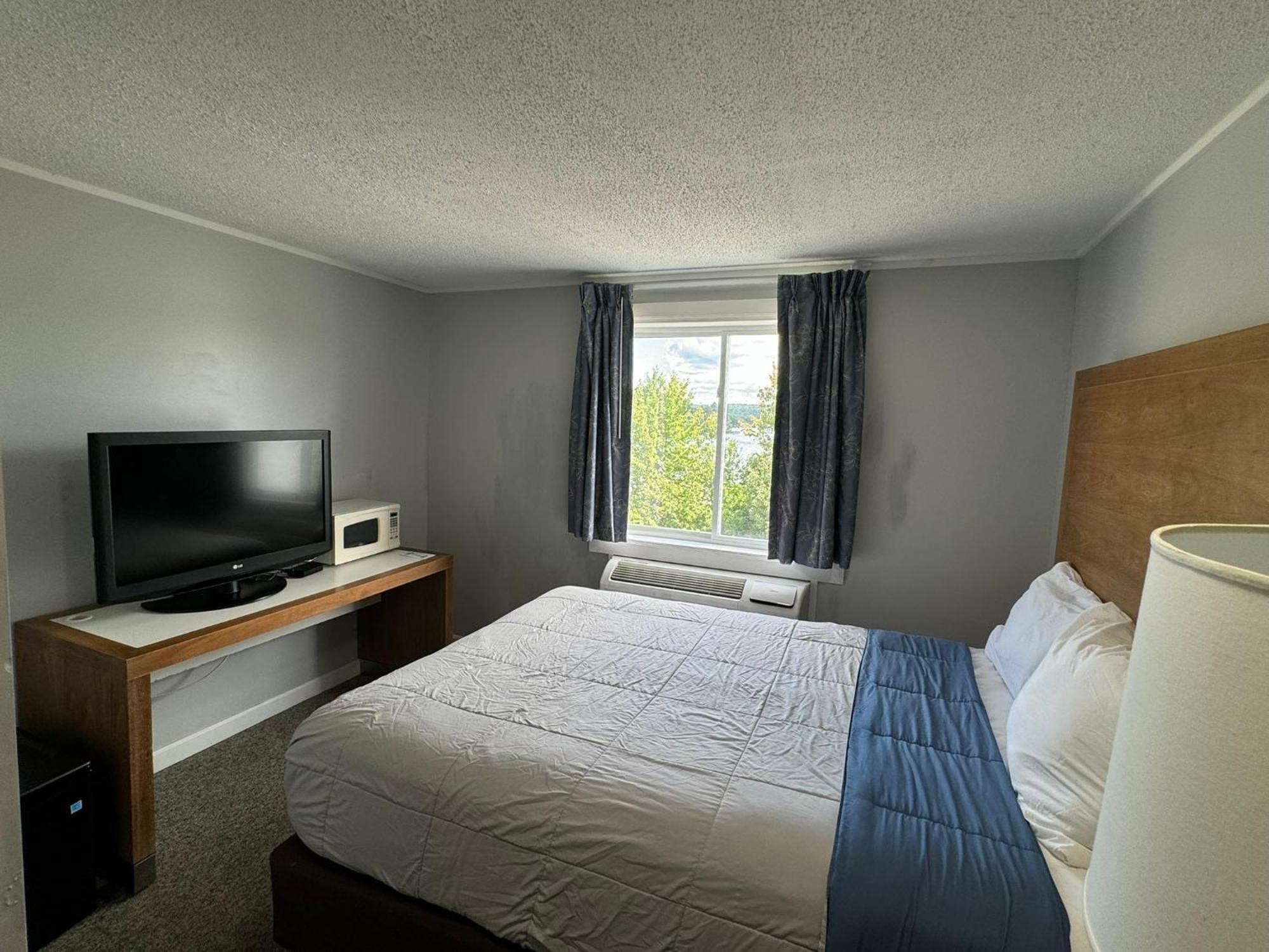 Winnisquam Lake Inn Тилтон Экстерьер фото