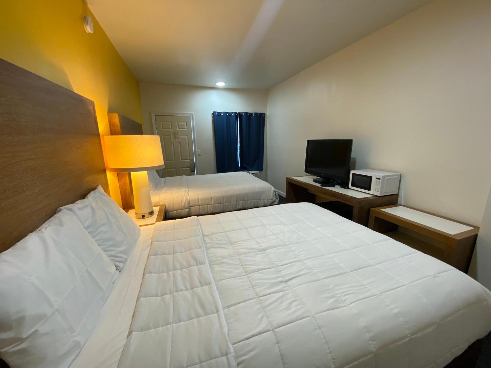 Winnisquam Lake Inn Тилтон Экстерьер фото