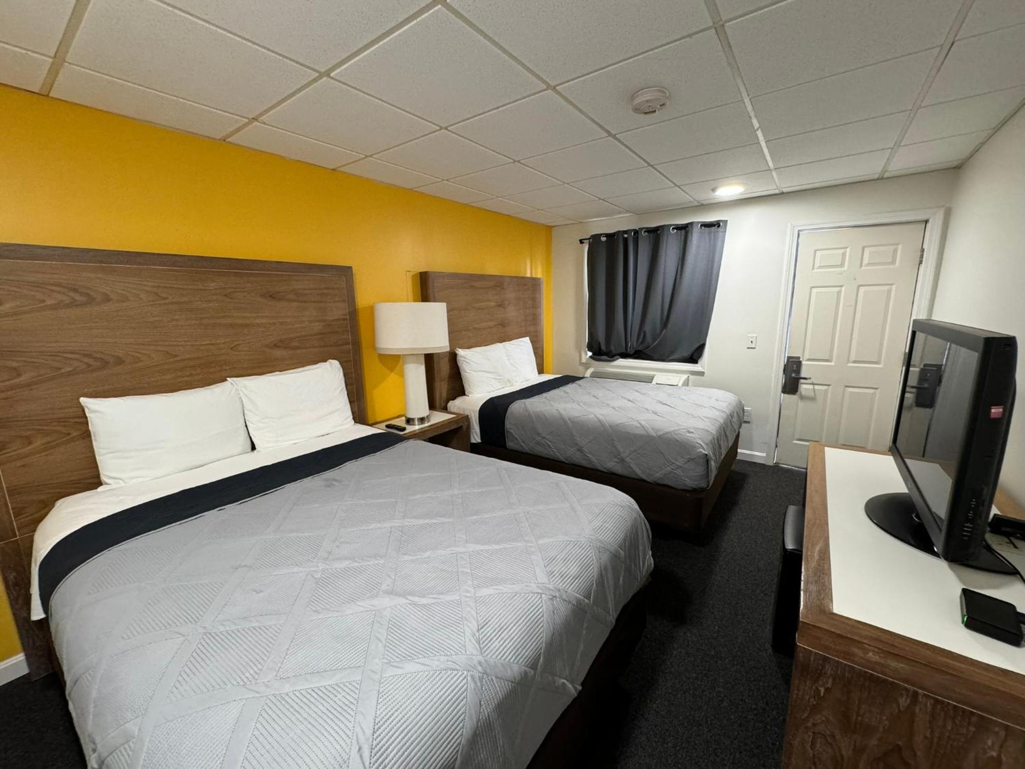 Winnisquam Lake Inn Тилтон Экстерьер фото